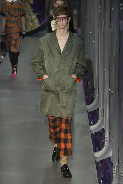 Look 91